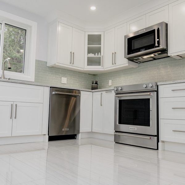 bespoke remodel custom ottawa home builders renovation quality renovate kanata orleans barhaven carp west east end downtown glebe westboro bank nepean kitchen large tile attention to detail details honest workmanship inclusive quality